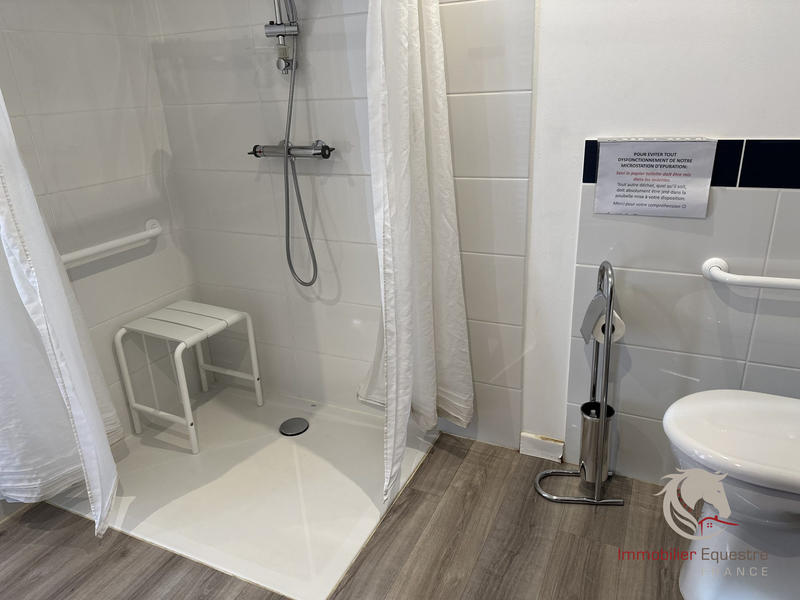 Maison - 530 m² - 21 pièces