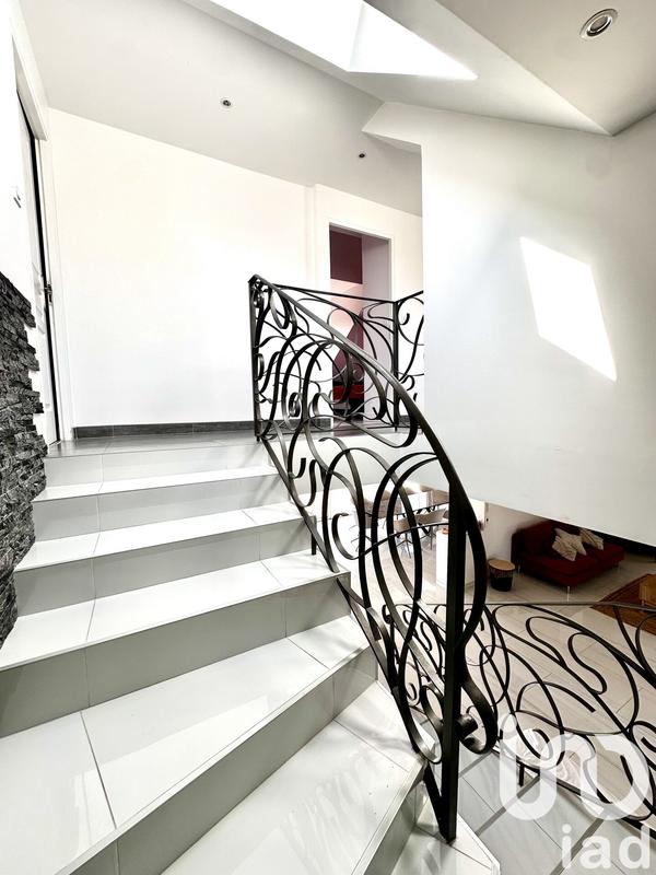 Maison - 176 m² - 5 pièces