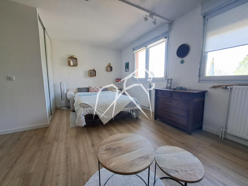 Appartement - 100 m² - 4 pièces