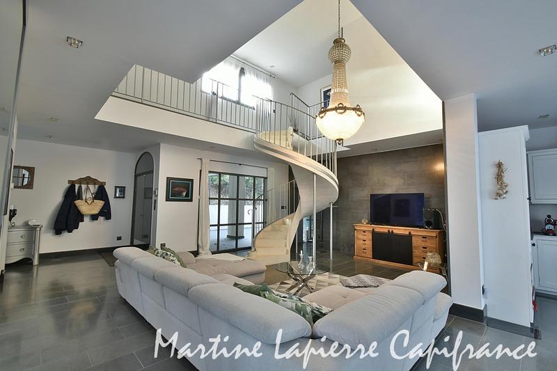 Maison - 400 m² - 10 pièces