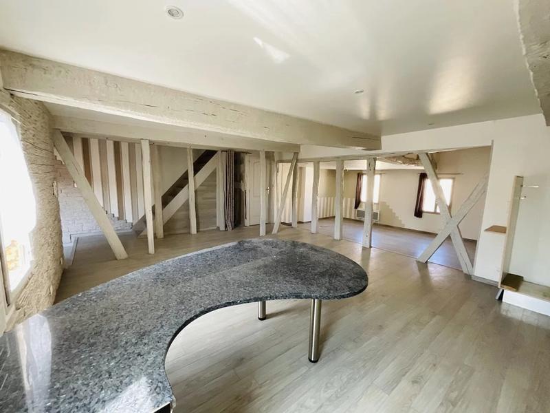 Appartement - 104 m² - 3 pièces