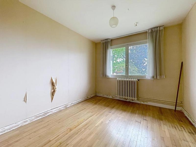 Maison - 232 m² - 9 pièces