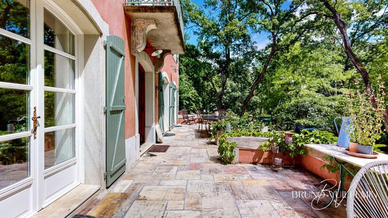 Maison - 206 m² - 8 pièces