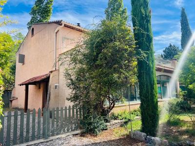 Maison - 280 m² - 5 pièces