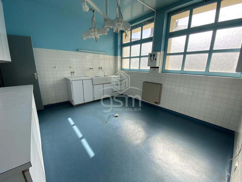 Bureau - 153 m² - 9 pièces