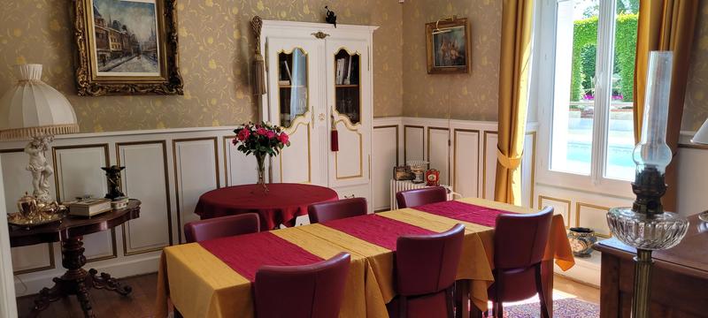 Propriété - 221 m² - 9 pièces