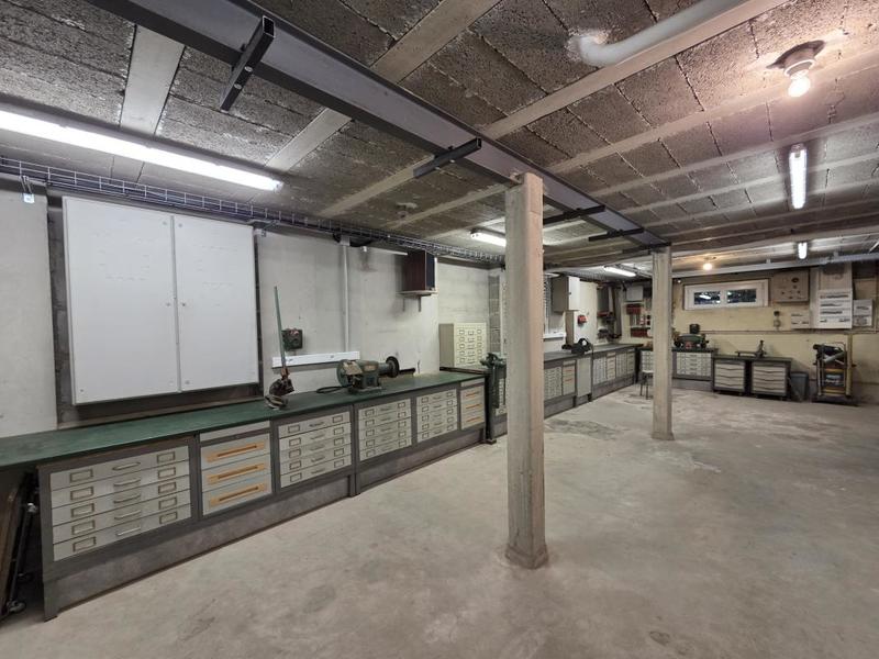 Demeure - 245 m² - 8 pièces