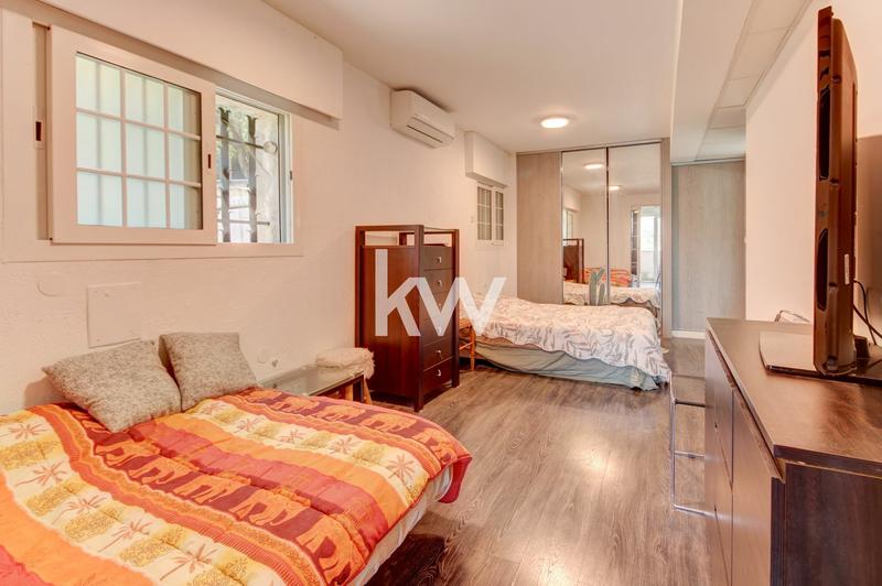 Maison traditionnelle - 217 m² - 9 pièces