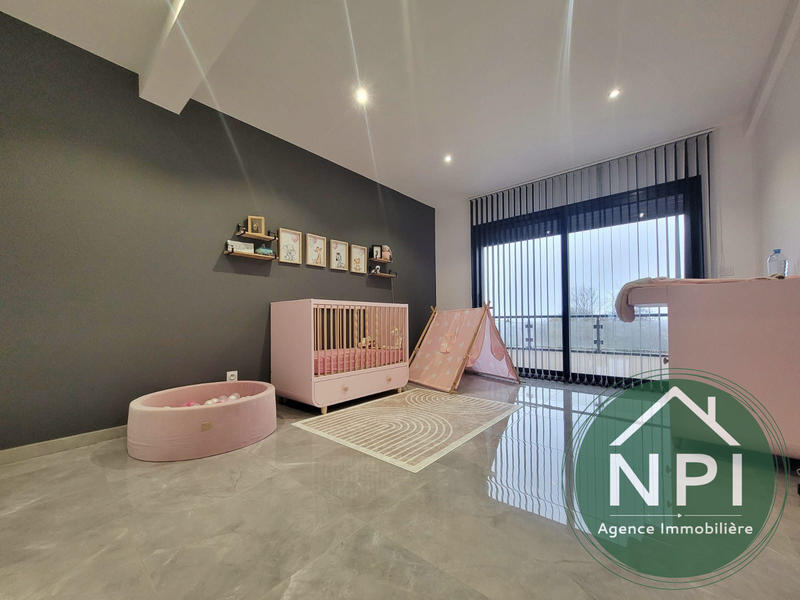 Maison contemporaine - 248 m² - 7 pièces