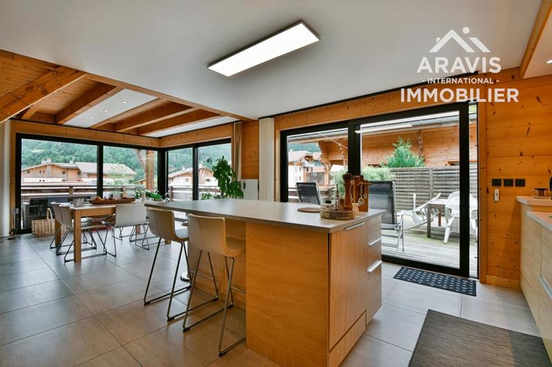 Châlet - 283 m² - 10 pièces