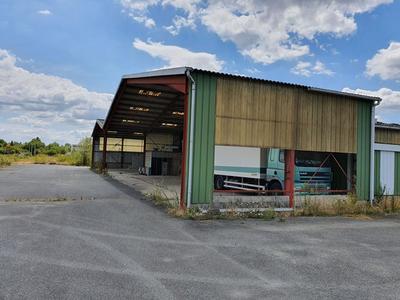 Entrepôt - 2 187 m²