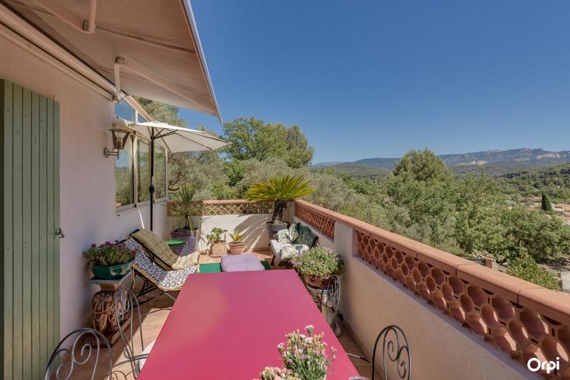 Maison - 246 m² - 7 pièces