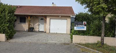 Maison traditionnelle - 90 m² - 4 pièces