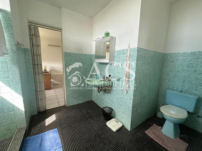 Maison - 220 m² - 6 pièces