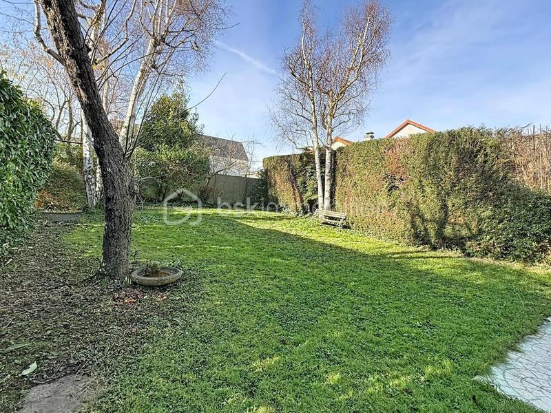 Maison - 248 m² - 11 pièces