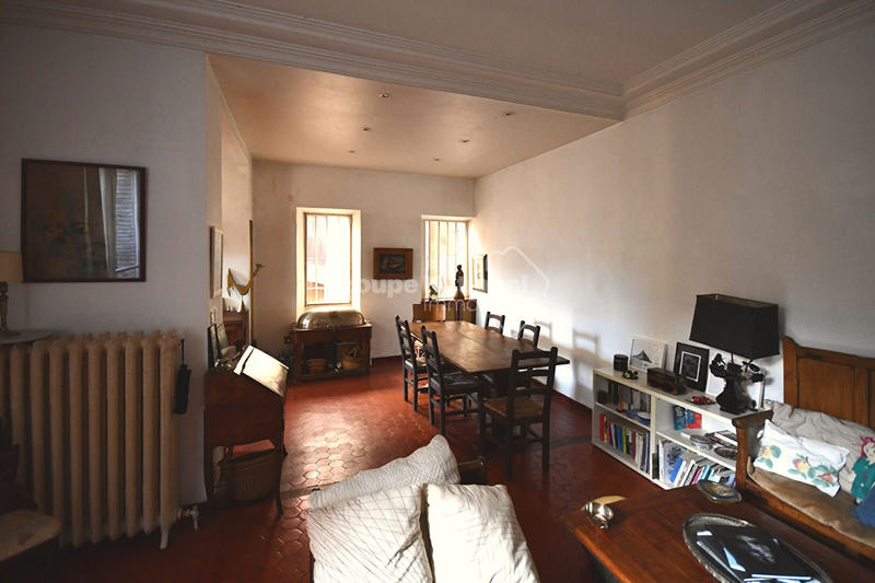 Maison - 320 m² - 13 pièces