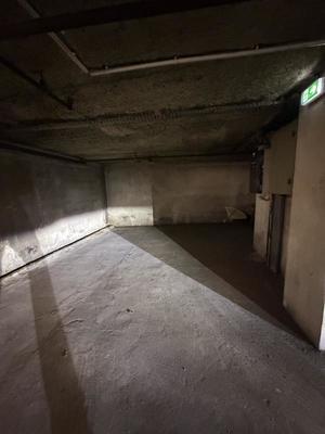 Parking / Garage - 27 m²