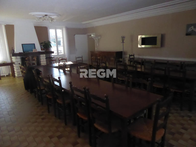 Propriété - 800 m² - 25 pièces