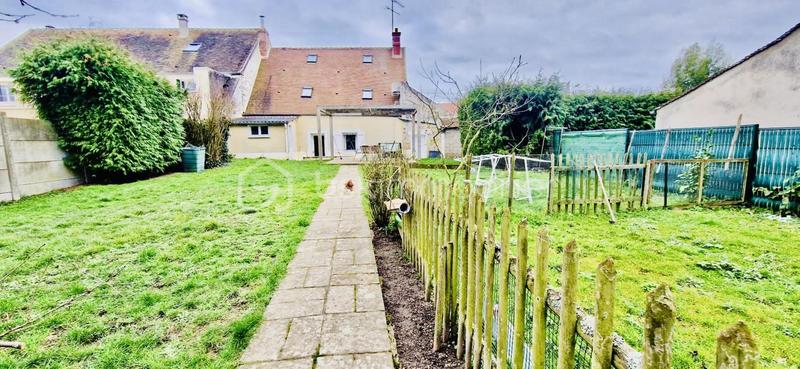 Maison - 105 m² - 5 pièces