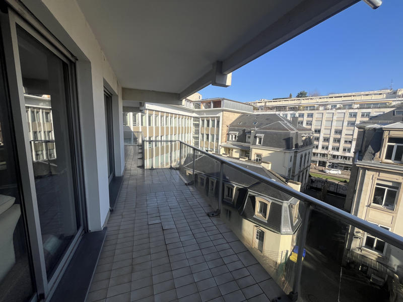 Appartement - 125 m² - 5 pièces
