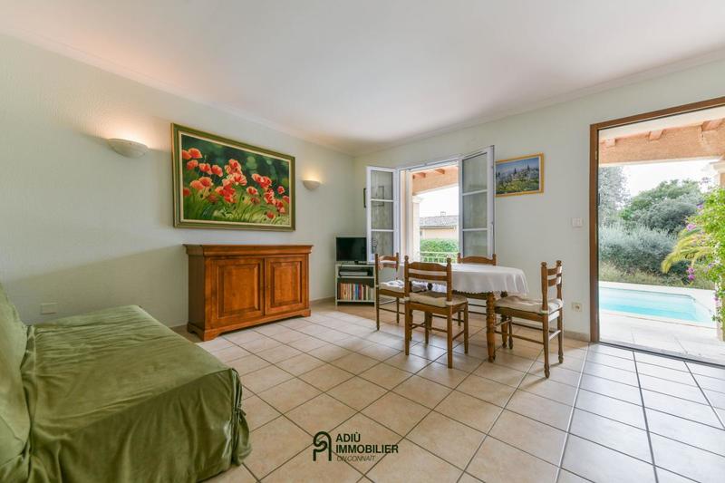 Villa - 244 m² - 10 pièces