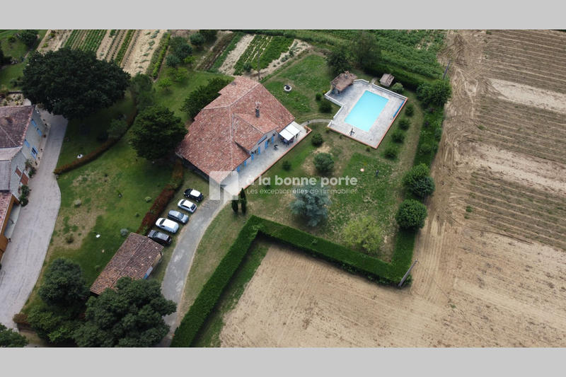 Maison - 273 m² - 6 pièces