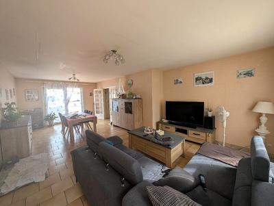 Maison - 93 m² - 4 pièces