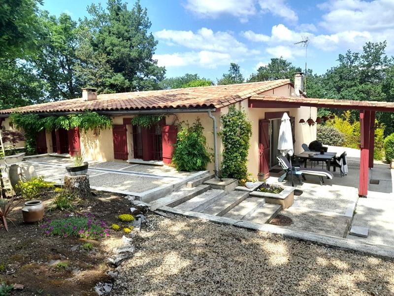 Maison - 260 m² - 9 pièces