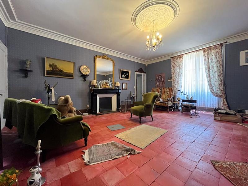 Maison - 235 m² - 14 pièces