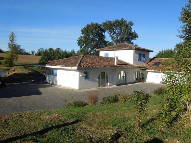 Villa - 195 m² - 6 pièces