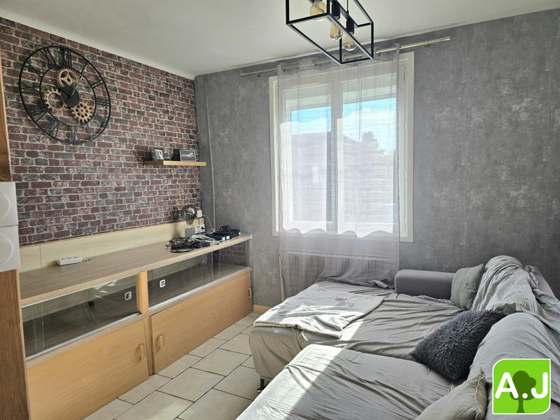 Maison traditionnelle - 72 m² - 5 pièces