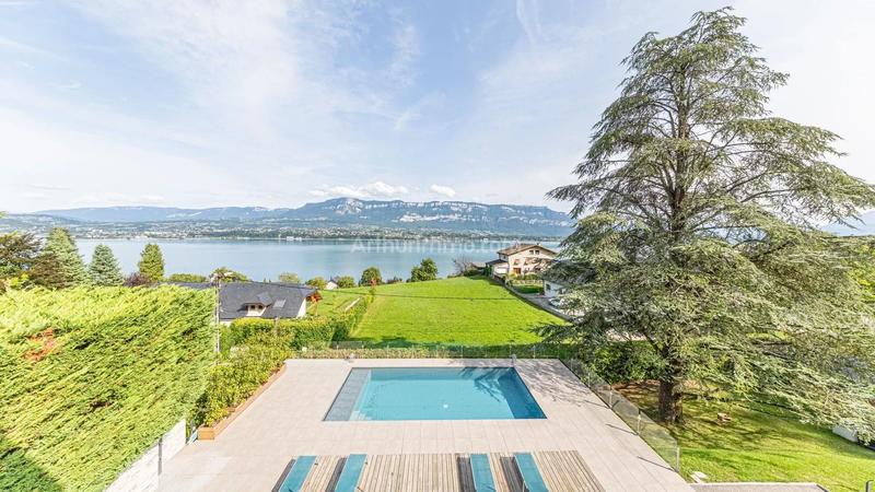 Maison - 207 m² - 10 pièces