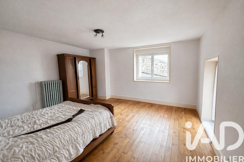 Maison - 220 m² - 5 pièces