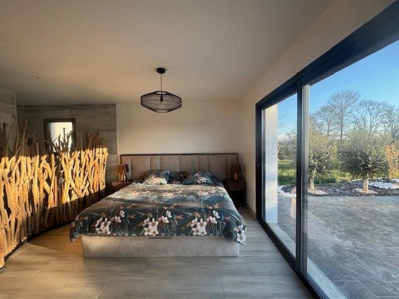 Maison - 225 m² - 10 pièces