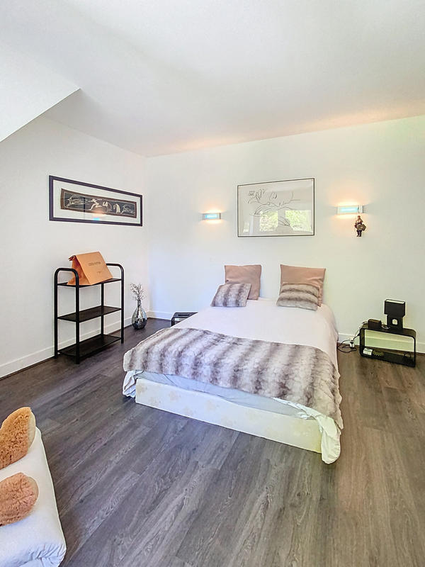 Maison - 345 m² - 15 pièces