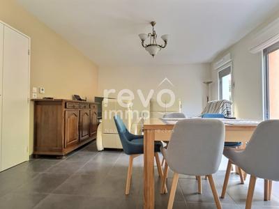 Maison - 93 m² - 5 pièces
