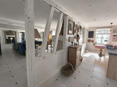 Maison - 249 m² - 7 pièces