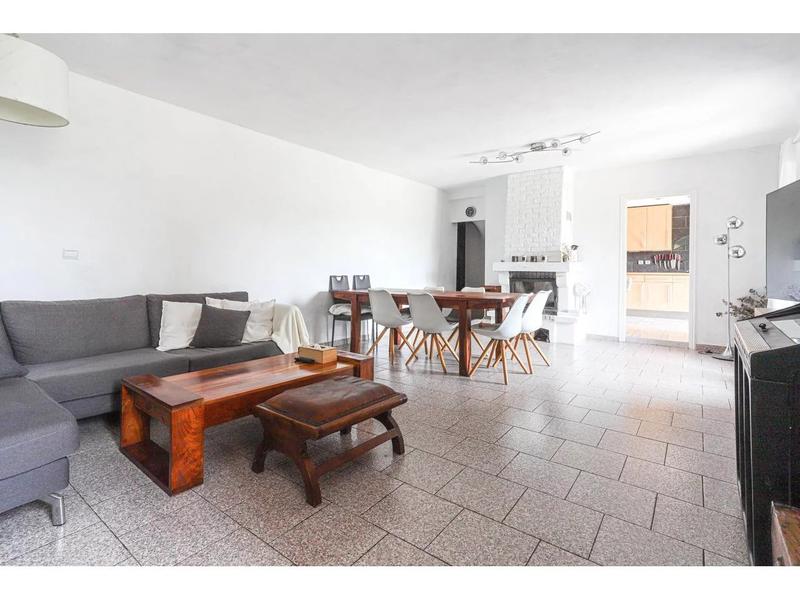 Maison - 301 m² - 9 pièces