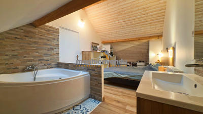 Maison - 99 m² - 5 pièces