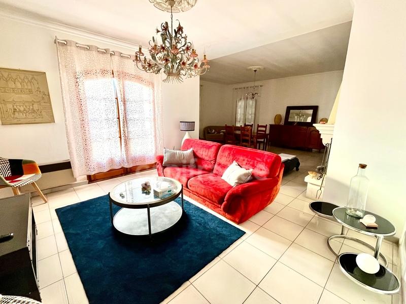 Maison - 353 m² - 10 pièces