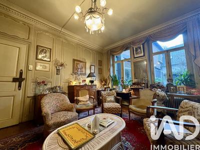 Maison - 271 m² - 11 pièces