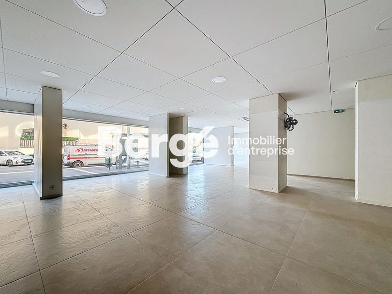 Local commercial - 394 m²