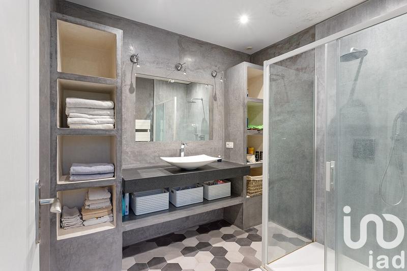 Maison - 324 m² - 10 pièces