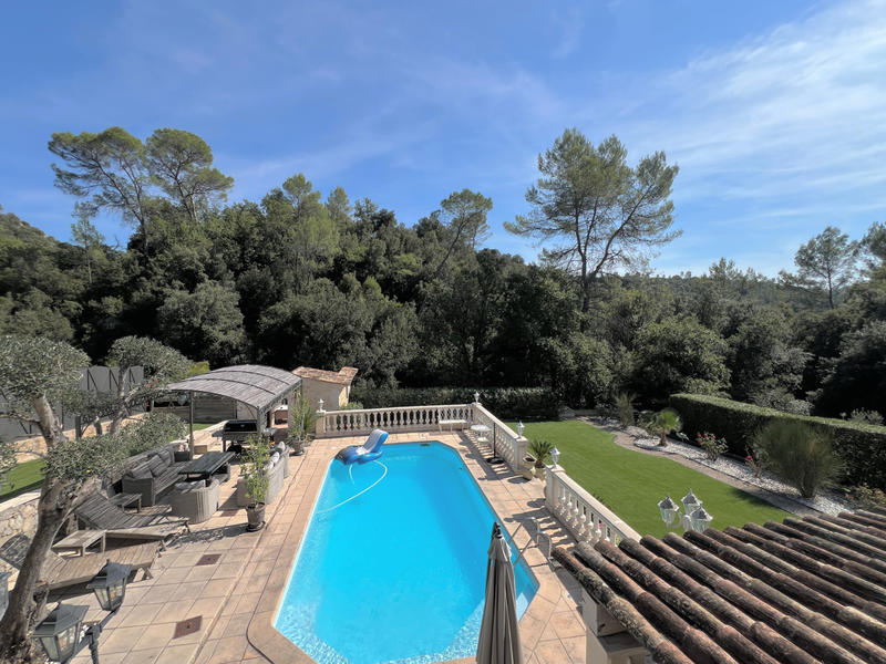 Maison - 212 m² - 7 pièces