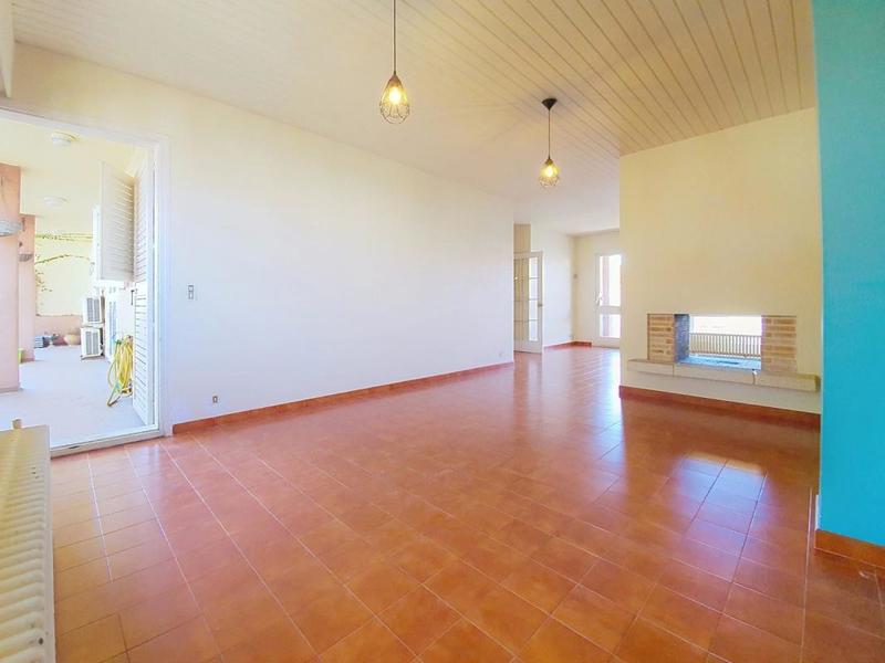 Maison - 223 m² - 9 pièces