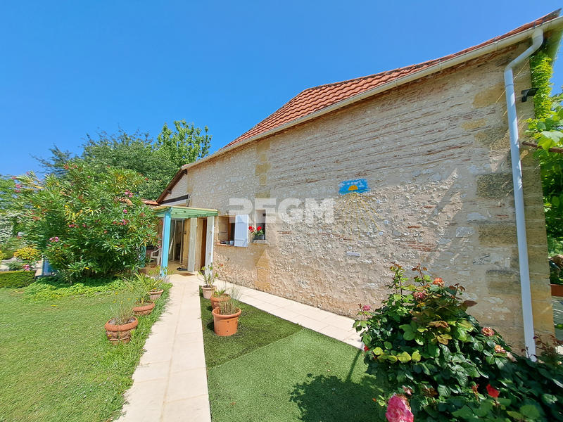 Maison - 264 m² - 9 pièces