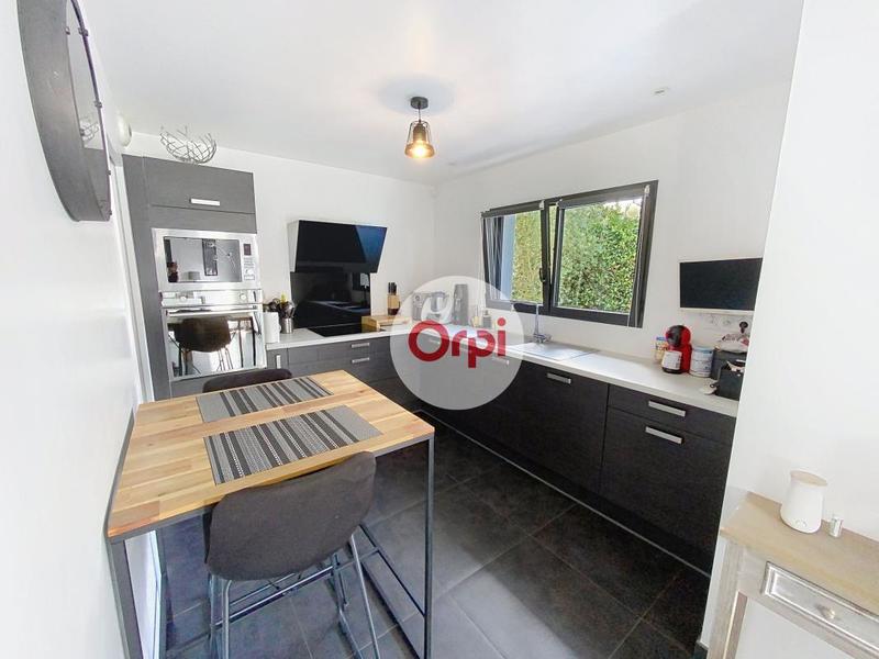 Maison - 92 m² - 5 pièces