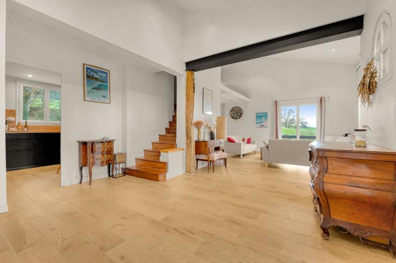 Maison - 146 m² - 6 pièces