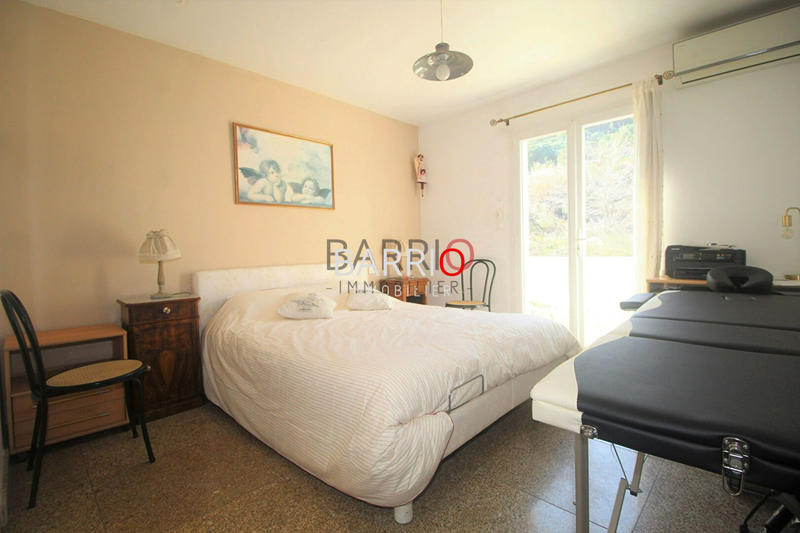 Maison - 360 m² - 10 pièces