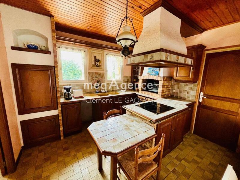 Maison - 198 m² - 10 pièces